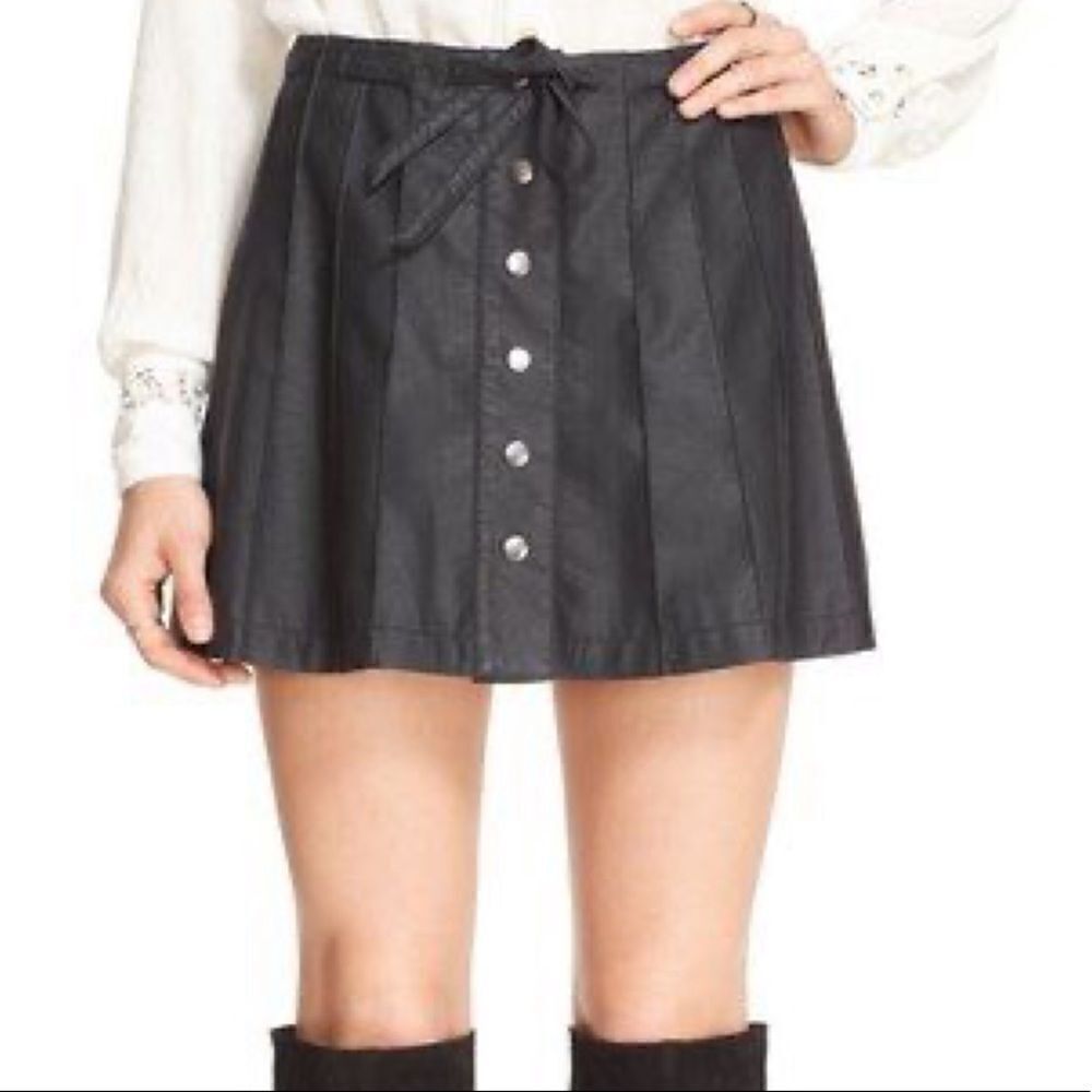 Free people faux leather mini skirt in black size2